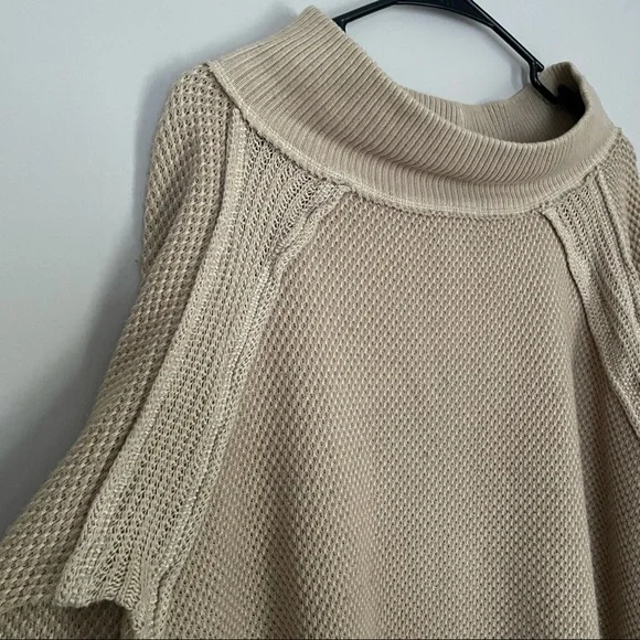 SOLD 🥳 Free People Mock Neck Oversized Top - Picture 2 of 7